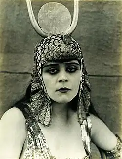 Theda Bara jako Kleopatra, 1917