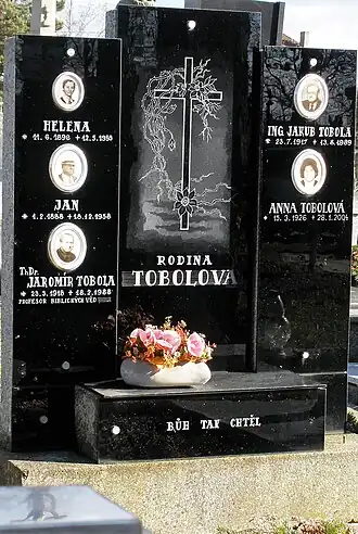 Hrob Dr. Toboly ve Vrahovicích