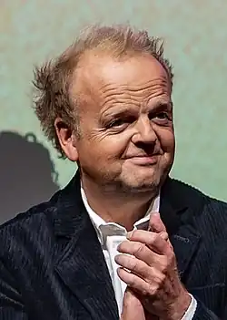 Toby Jones (12. října 2022)