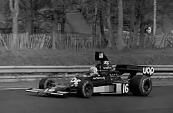 Tom Pryce na závodě v roce 1975