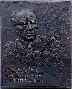 Pamětní deska Toniho Schoeneckera