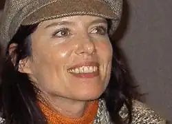Torri Higginson, herečka která ztvárnila Dr. Elizabeth Weirovou