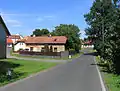Spodní část vesnice u říčky Bečvárky