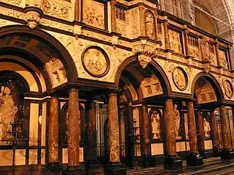 Kněžiště v katedrále v Tournai v Belgii