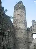 Věž (bergfrit) v horním hradu