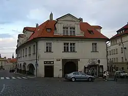 Průčelí, pohled z Pohořelce