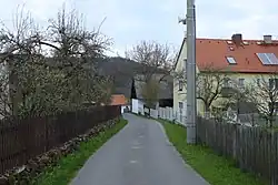 Silnice ve vesnici Tržek