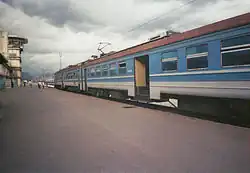 Elektrická jednotka Černohorských železnic ve starším barevném provedení v Podgorici