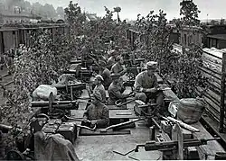 Obrněný vlak Orlík - vagon s kulomety Colt a Maxim. Ufa, červenec 1918.