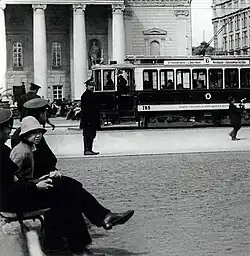 Zastávka tramvaje, Divadelní náměstí, Moskva, 1912