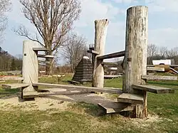 „Tři kmeny a schody“ (Floris Brasser)