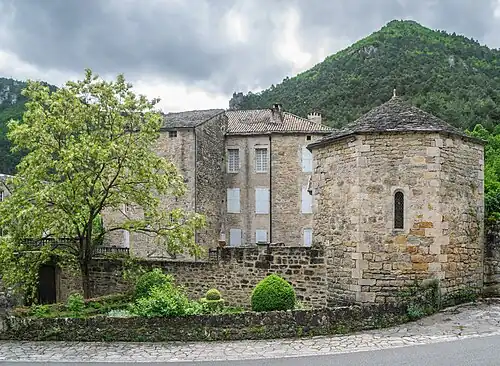 Zámek Château de Triadou s kaplí