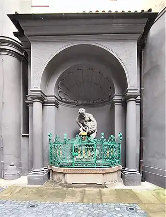 Kašna po restaurování