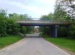 Podjezd pod silnicí II/437, jediný příjezd do Trnávky