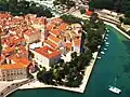 Letecký pohled na město s katerdálou sv. Vavřince