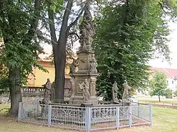 Trojiční sloup v M. Radčicích.jpg