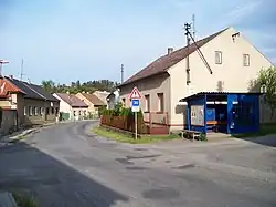U autobusové zastávky