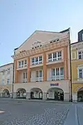 Trutnov Spořitelna, Krakonošovo náměstí 20.JPG