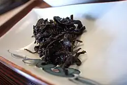 Porce cukudani připraveného z kombu