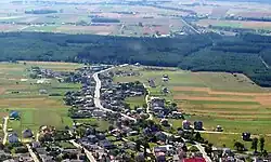 Letecký pohled na Tupadły (v dolní části snímku je viditelná jižní část sídla Jastrzębia Góra)