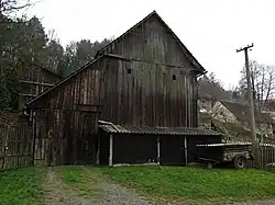 Tupadly, stodola usedlosti čp.27.jpg