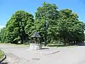 Park před obecním úřadem se studnou