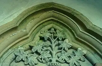 Tympanon nad hlavním portálem