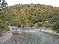 Soutok Černé Tisy (vlevo) a Bílé Tisy nad Rachovem