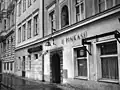 Průčelí restauracebr v dubnu 1967