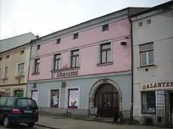 U Slovana, Husovo nám 41, Polná.JPG