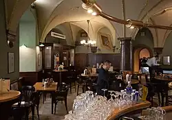Interiér restaurace U Vejvodů