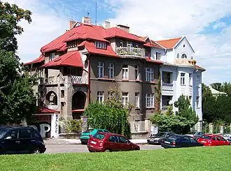 Domy na číslech 3 a 5