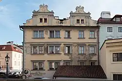 Jižní průčelí (pohled z Karlova mostu)