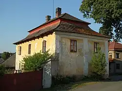 Barokní fara od severovýchodu