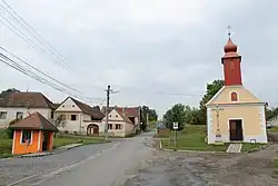 Náves v Mešovicích