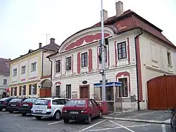 Uhlířské Janovice, Václavské náměstí, severovýchodní strana.jpg