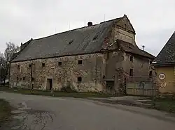 Uhlířské Janovice, sýpka u čp.143.jpg