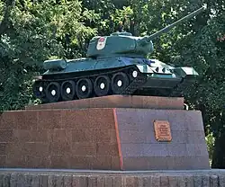 Památník obránců města, tank Т-34–85