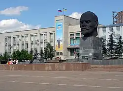 Náměstí Sovětů s bustou Lenina