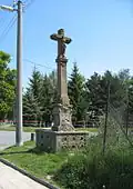 Určice, kříž u hřiště.jpg