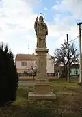 Určice, socha sv. Jana Nepomuckého.jpg
