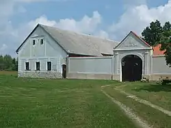 Usedlost číslo 8 v obci Mnich, průčelí.JPG