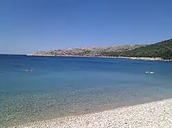 Pláž Veli Žal v Ustrine