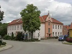 škola ve Vážanech nad Litavou
