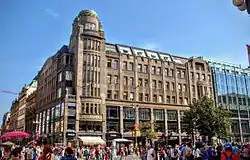 Palác koruna z Václavského náměstí