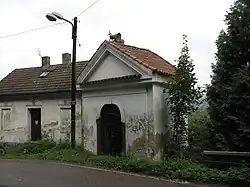 Výklenková kaplička Čtrnácti svatých pomocníků, Chocerady.JPG