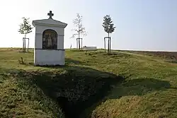 Výklenková kaplička sv. Vojtěcha (Přerov nad Labem).JPG