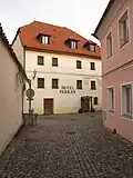 Pohled do Věžní ulice - Hotel Parkán