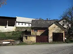 Zástavba ve středu vesnice