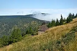 Vřesová studánka, v pozadí vrchol Keprníku